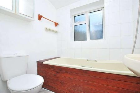 Falcon Road, Guildford, Surrey, GU1 - Photo 3