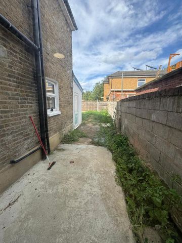 5 bedroom house of multiple occupation to rent - Photo 3