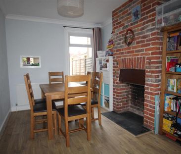 3 bedroom terraced house to rent - Photo 6
