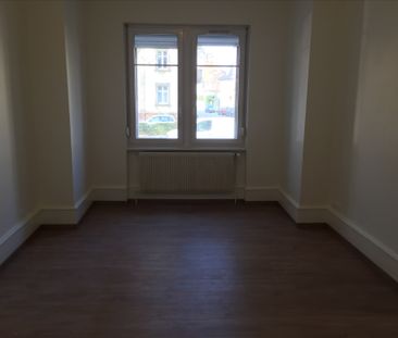 Location Appartement 5 pièces 98m² - Photo 2