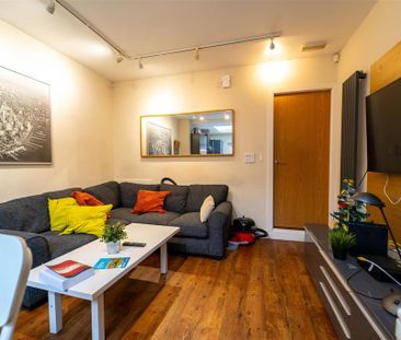 5 bedroom apartment to rent - Photo 4