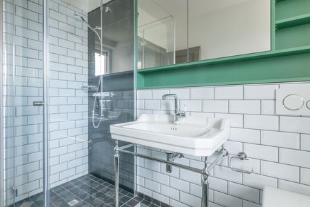 Altbaucharme trifft auf modernen Wohnkomfort - Foto 5