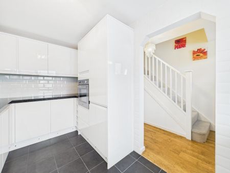 2 bedroom terraced house to rent - Photo 2