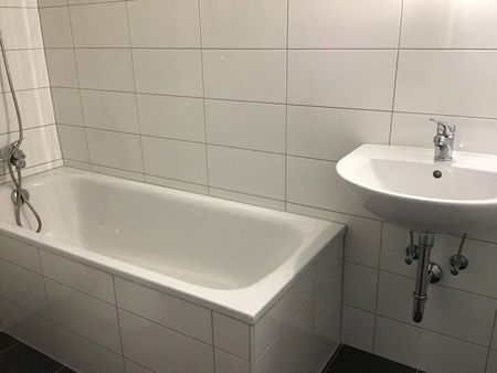 Praktische 3-Zimmer-Wohnung mit niedlichem Balkon! - Photo 5