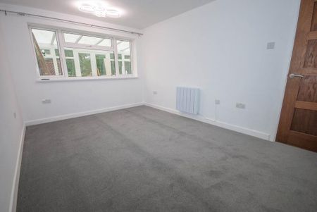 2 bedroom maisonette to rent - Photo 4
