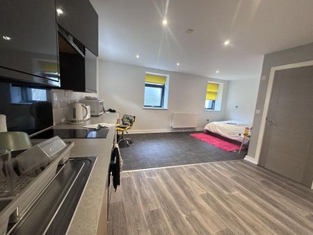 Studio to rent - Photo 2