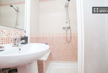 valencia, Valencian Community 46011