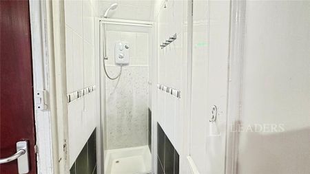 1 bedroom in a house share to rent - Photo 5