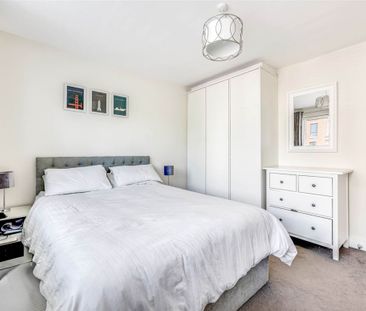 17 Larkfield View, Clay Farm, Leopardstown, Dublin 18, County Dublin - Photo 3