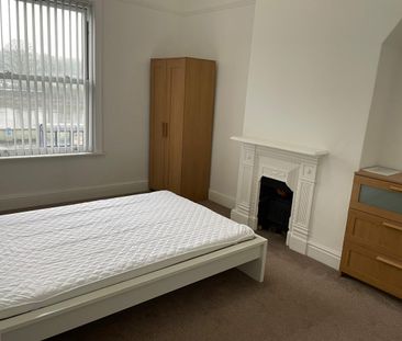 Room 4, 39, Broadgate, Preston - Photo 2