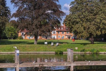 Ferry Lane, Wraysbury, Staines-upon-thames, Berkshire, TW19 - Photo 3