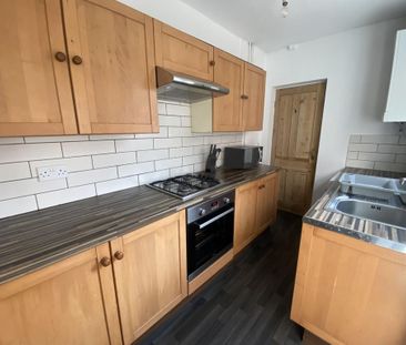 3 bedroom terraced house to rent - Photo 2