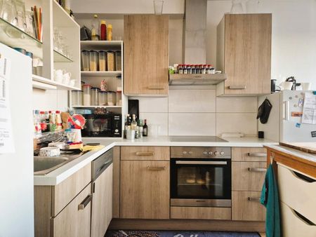 Wohnen in der Lentia-City! 89 m² WNFL im 19.Stock, Küche möbliert, 3 Zimmer, herrliche Fernsicht! Tiefgaragenplatz optional! - Photo 4