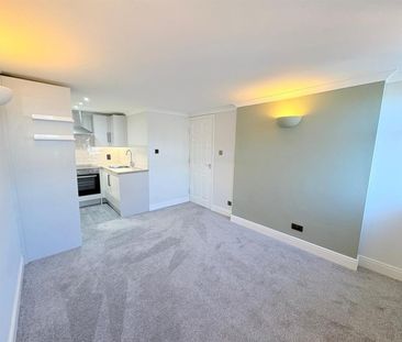 1 BED Flat - Photo 2