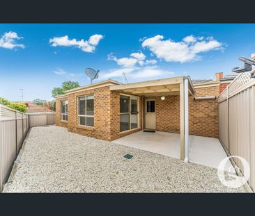 2/7 Rosewood Mews, Golden Square, Vic 3555 - Photo 2