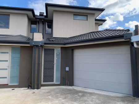 2/13 Ellam Court, Meadow Heights - Photo 4