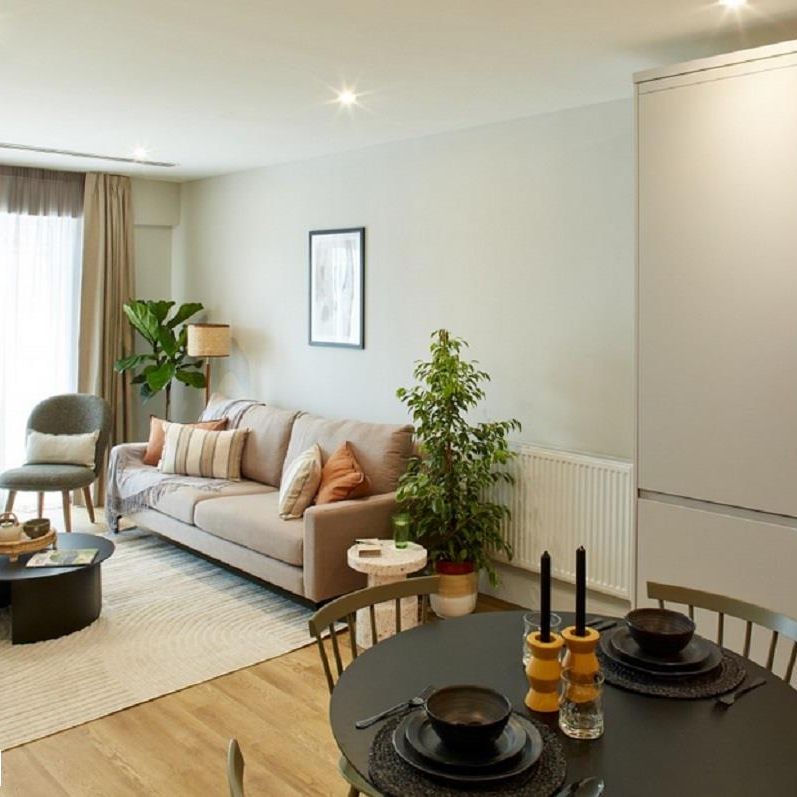 The Lark, Moat Street, Nine Elms, London SW11 - Photo 1