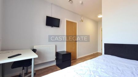 1 bedroom in a flat share to rent - Photo 4