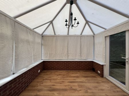Grant Close, Kettering - Photo 2