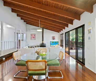 Tranquil Waterfront Cottage in Sought-After Bilambil Heights - Photo 3