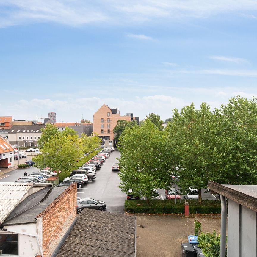 Skøn og lys lejlighed på øverste etage - Foto 1