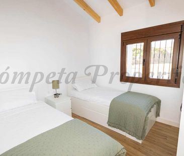 Country Property in Algarrobo-Costa, Close to the beach - Photo 2