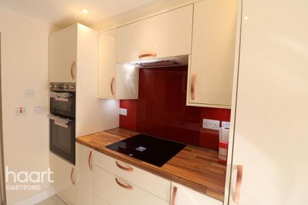 1 bedroom in a house share to rent - Photo 5