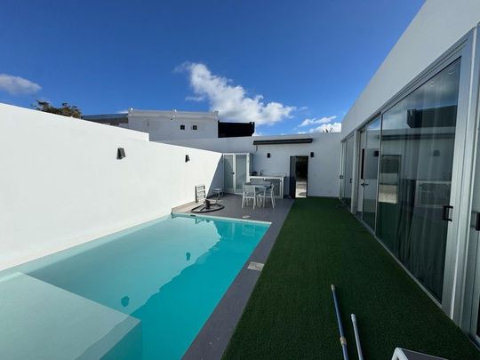 2 room luxury Villa for rent in San Bartolomé de Tirajana, Canary Islands - Photo 1