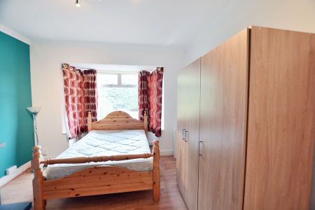 4 bedroom house to rent - Photo 3