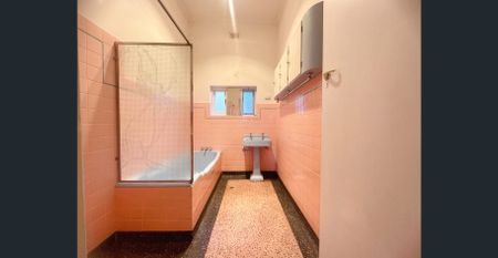 Family Home with four bedrooms in Largs Bay - Photo 5