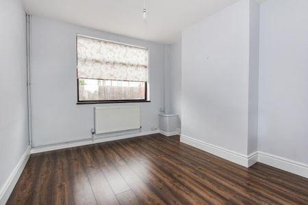 Bath Road, Kettering - Photo 3