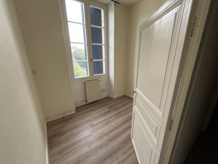 Location Maison 4 pièces 132m² CHATEAUNEUF SUR CHARENTE 16120 - Photo 5