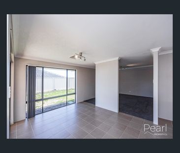 Fresh, Modern & Easy-Care Living - Photo 5