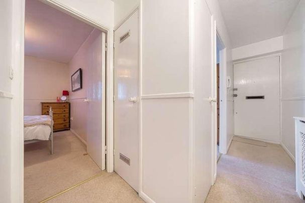 Laleham Road, Shepperton, Surrey, TW17 - Photo 1