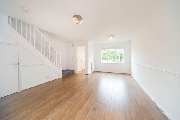 4 bedroom terraced house to rent - Photo 1