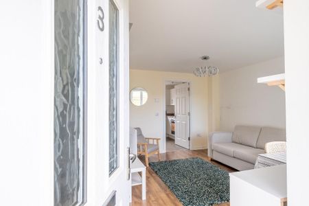 2 bedroom terraced house to rent - Photo 2