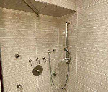 For Lease - 2089 Blackforest Crescent, Oakville, Ontario - Photo 2