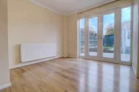 3 bedroom terraced house to rent - Photo 3