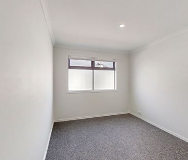 7 Bodega Walk, Brookfield VIC 3338 - Townhouse For Rent | Domain - Photo 2
