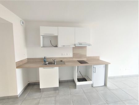 Location Appartement 2 pièces 40m² NIMES 30900 - Photo 4