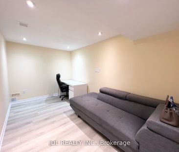 For Lease - 23 Toporowski Avenue, Richmond Hill, Ontario - Photo 2