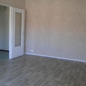 Location Appartement 2 pièces 49m² CLERMONT FERRAND 63000 - Photo 2