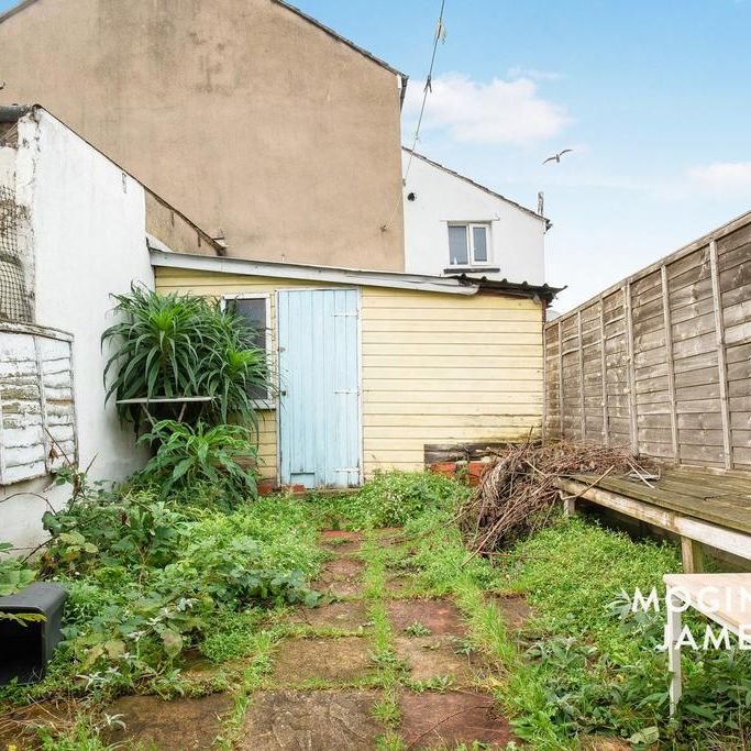 2 bedroom terraced house to rent - Photo 1