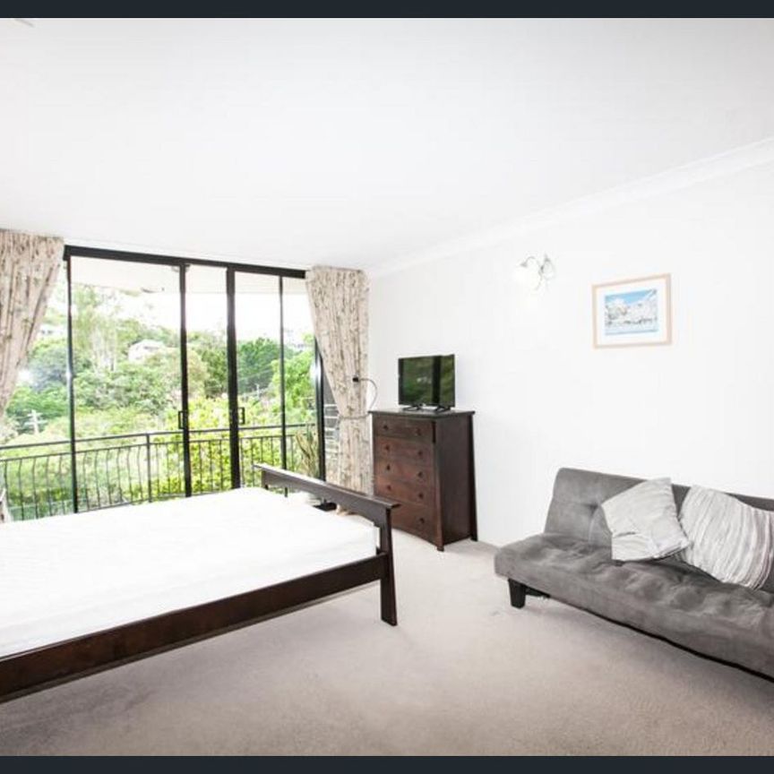 Furnished Studio in Prime West End Location! - Photo 1