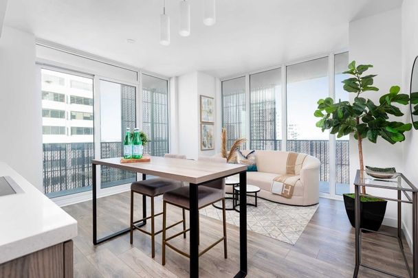 For Lease - 8 Eglinton Avenue Unit# 2005, Toronto, Ontario - Photo 1