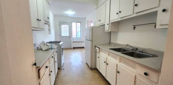 ** Because You Deserve a Home: 3 1/2 Near Orange Line Metros, CDN ** - Photo 2