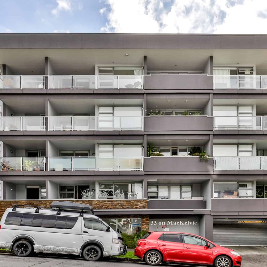 33 ON MACKELVIE - GREY LYNN - Photo 1