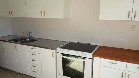 Karlstorpsvägen, Trollhättan - Photo 4