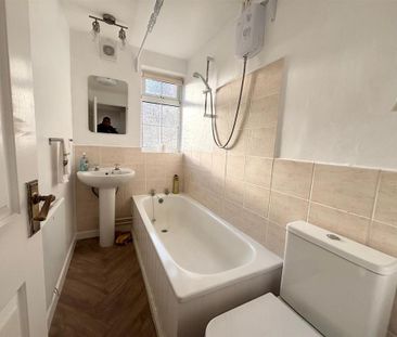 2 bedroom property to rent - Photo 1