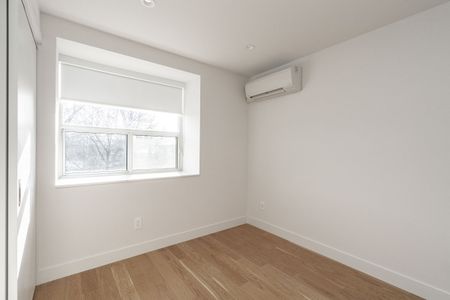 365 Eglinton Avenue East - Photo 5